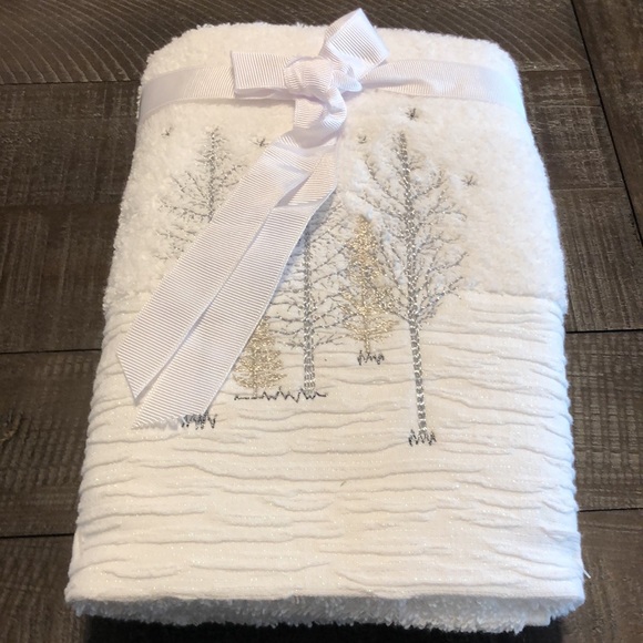 NWT Christmas Gift Bundle - Picture 5 of 7